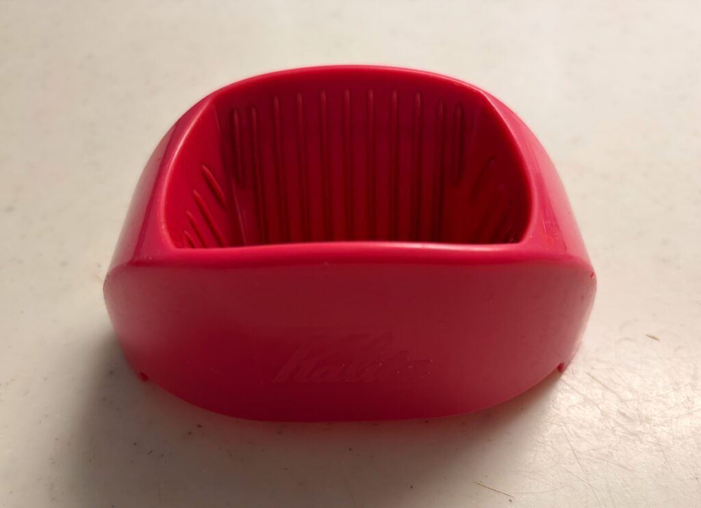 長年愛用したKalitaのピンクのプラスチックドリッパー